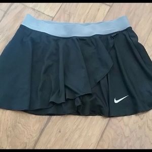 Nike Dri-fit skort! Size M